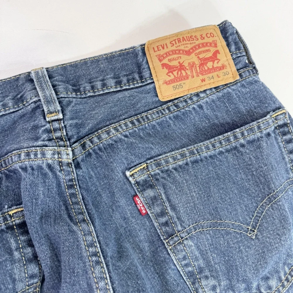 Levis 505 Jeans Mens 34x30 Blue Denim Straight Leg Classic Fit Medium Wash
